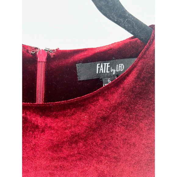 Women's Fate By LFD Red Velvet Short Sleeve A-line Mini Dress Size S - Picture 4 of 6
